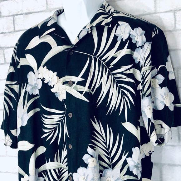 Tommy Bahama Other - 🏝Tommy Bahama BEAUTIFUL 100% Silk Camp Shirt (L)